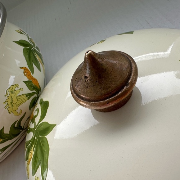 Floral Enamel Saucepan with Brass Handle - Picture 3 of 15